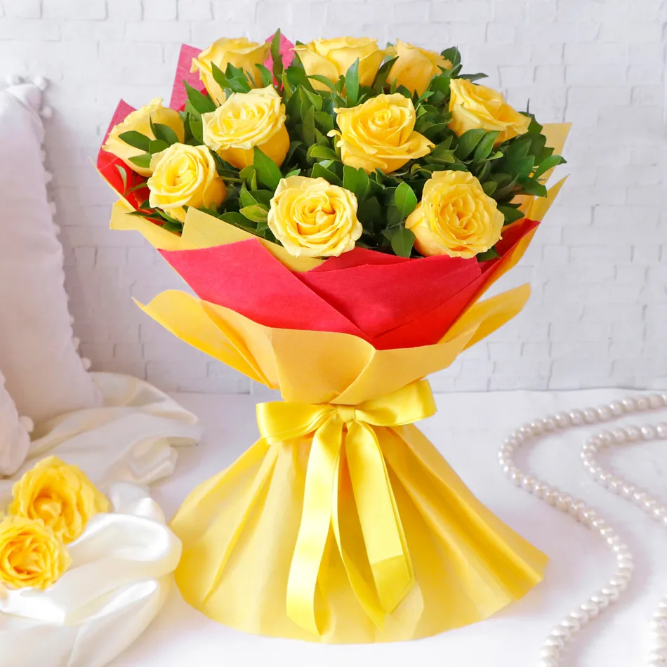 10 Yellow Roses Bouquet