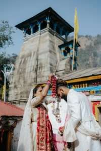 The Blooming Traditions of Jaimala in Uttarakhand Marriages