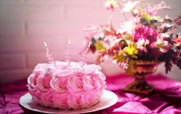 Why Are Flowers and Cakes Such a Popular Gift Combination?